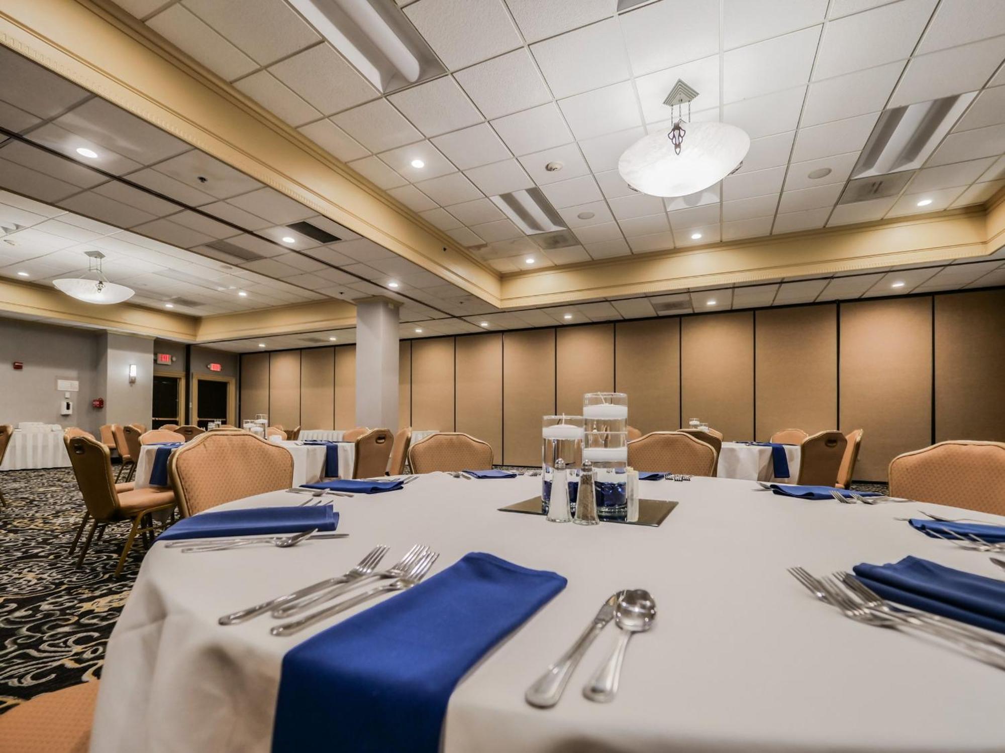 Готель Crowne Plaza Cleveland Airport By Ihg Міддлберґ-Гайтс Екстер'єр фото